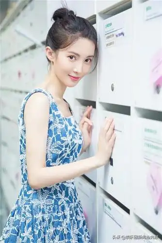 北京舞蹈学院明星校花金晨时尚写真