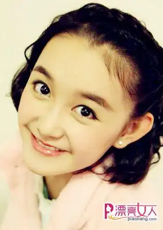 蒋依依是谁呀,她多少岁?