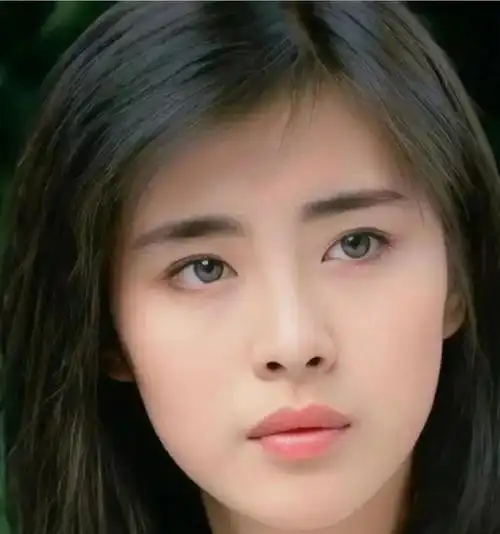 王祖贤怀旧相片36