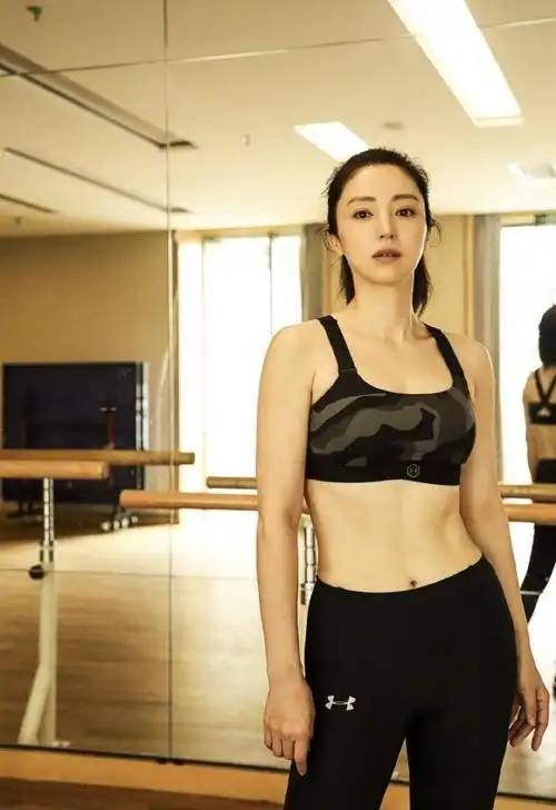 40岁董璇健身照,这颜值身材什么水平?