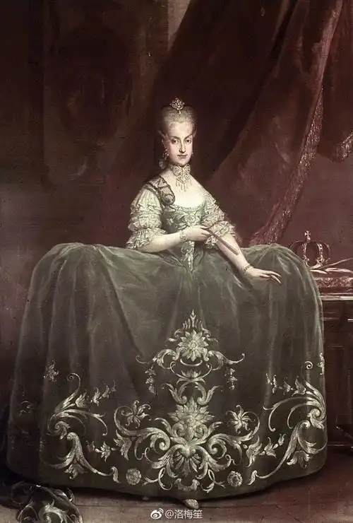 mantua,一种欧洲18世纪的宫廷女装.