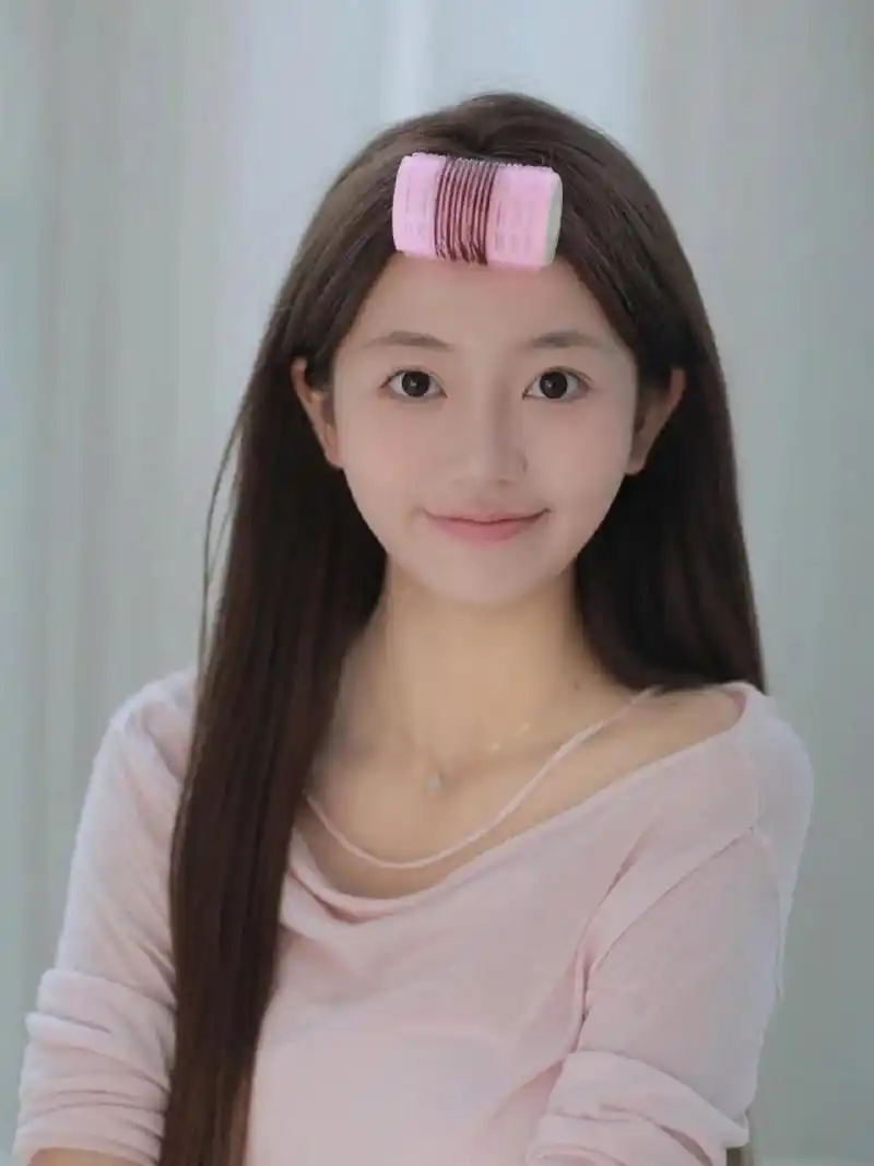 纯天然素颜美女,浓眉大眼显清纯又养眼!