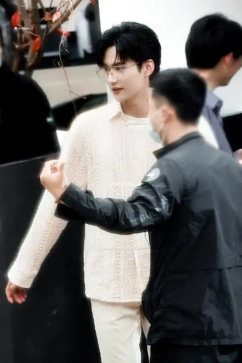 周柯宇眼镜杀好绝