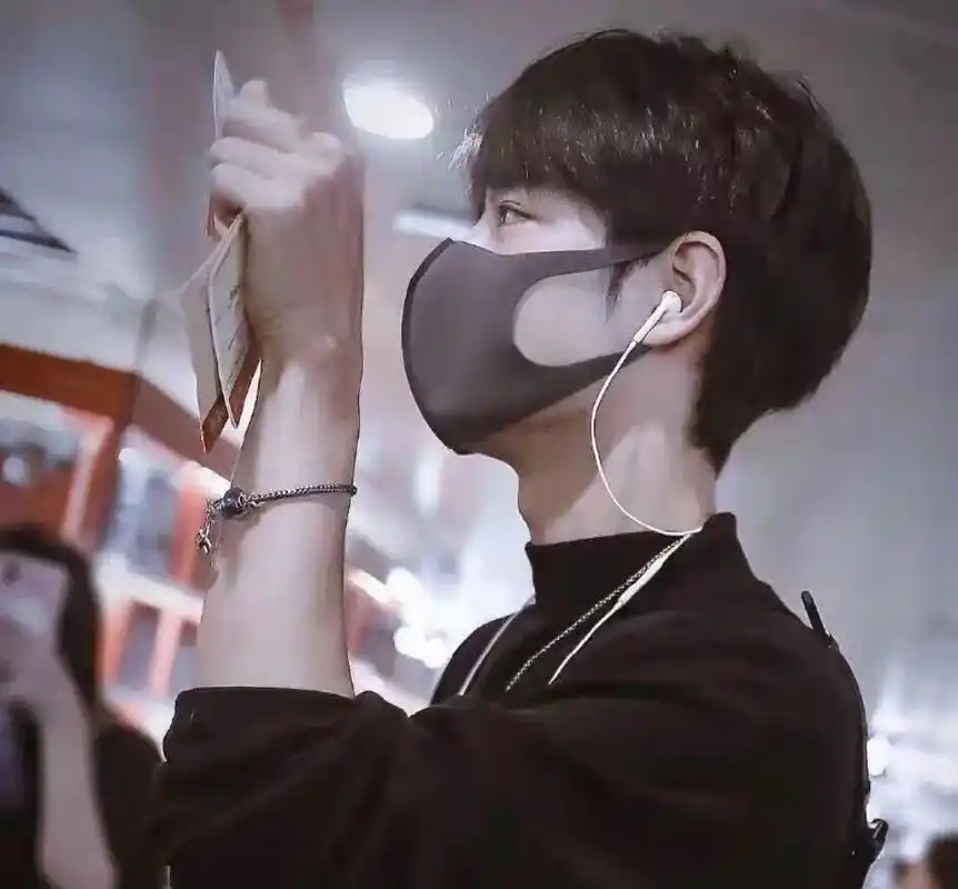 这些当头像太合适了#帅炸了 #肖战的小飞侠 - 抖音