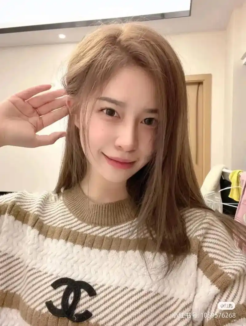 2022新年卖家秀发色四奶茶色被朋友问疯了,rose同款发色不挑肤色.