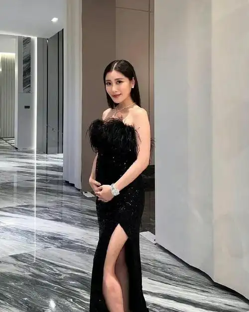 刘德华线上举办演唱会,小姨子陈雪铃官宣怀二胎,孩子已经19周了