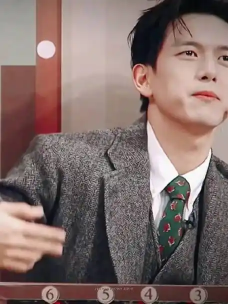 现哥我们全家都好爱你,过年了可以跟筒子回家吗李现这么优秀的男人谁