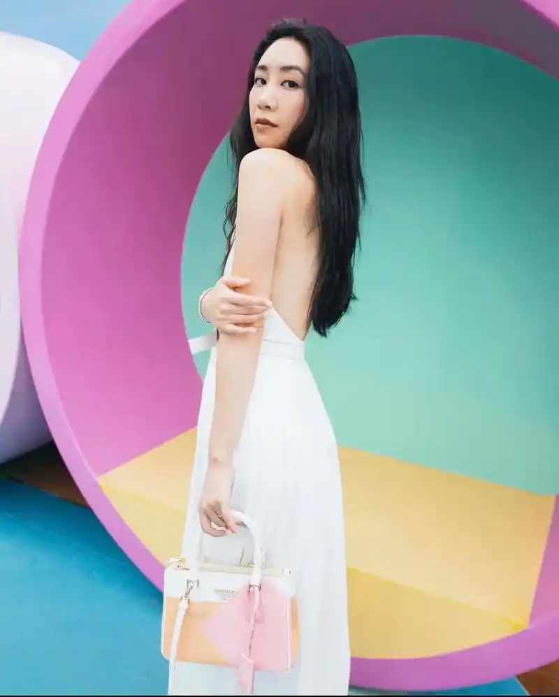 明知做戏   吴雨霏kary.#大家喜欢邓丽欣没理由不喜欢k - 抖音