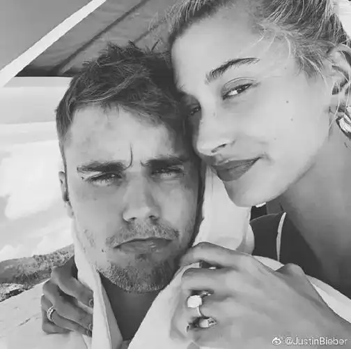 justin bieber与妻子