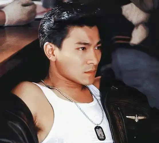 《流浪地球2》网播集!年轻版刘德华美到早餐面纱揭开!_食品_女儿_电影