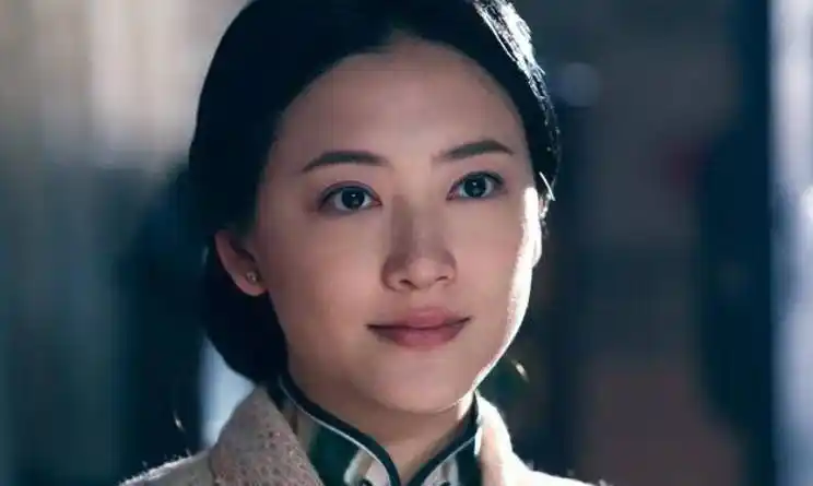 应采儿:曾受刘德华提携,嫁大16岁的老公,38岁素颜依旧美如少女_陈小春