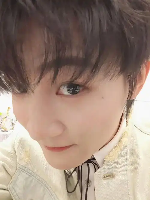 周深祝大家毕业快乐##仲夏毕业歌会##周深武汉演唱会##腾讯音乐由你