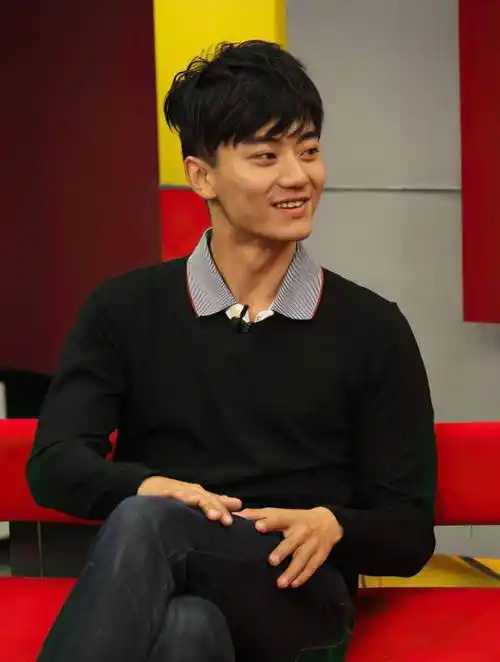 陈宝国儿子陈奕丞:被父亲力捧多年也不红,如今还成了父亲的心病-第10