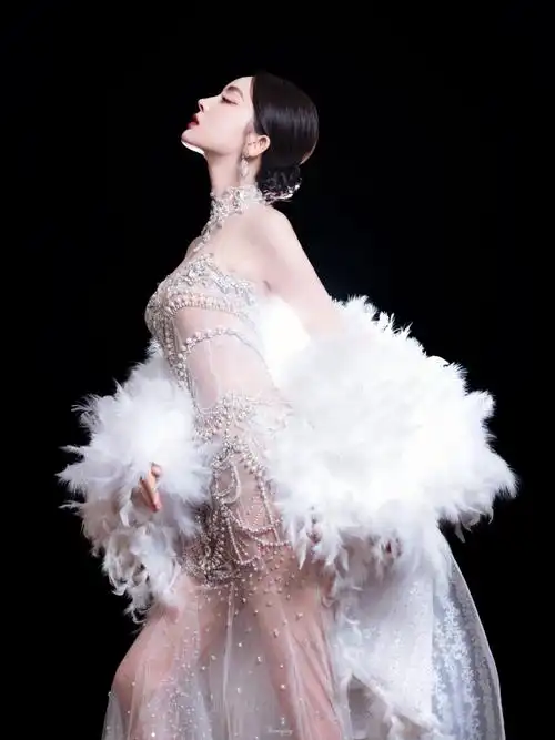 娜扎秒了##娜扎珍珠羽毛透视裙##娜扎羽毛仙子