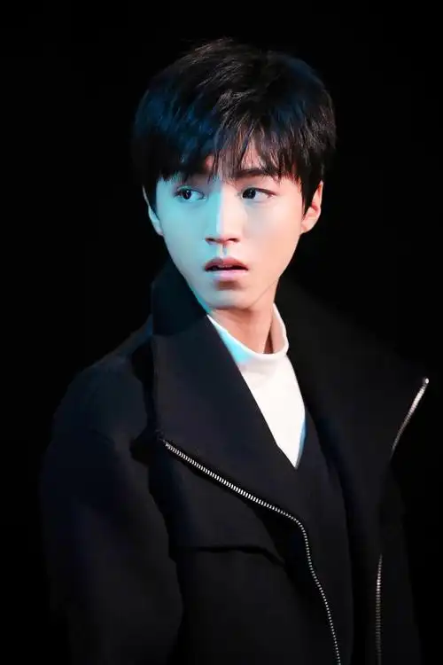 王俊凯 #tfboys 高能少年团宣传海报拍摄 高清 帅气