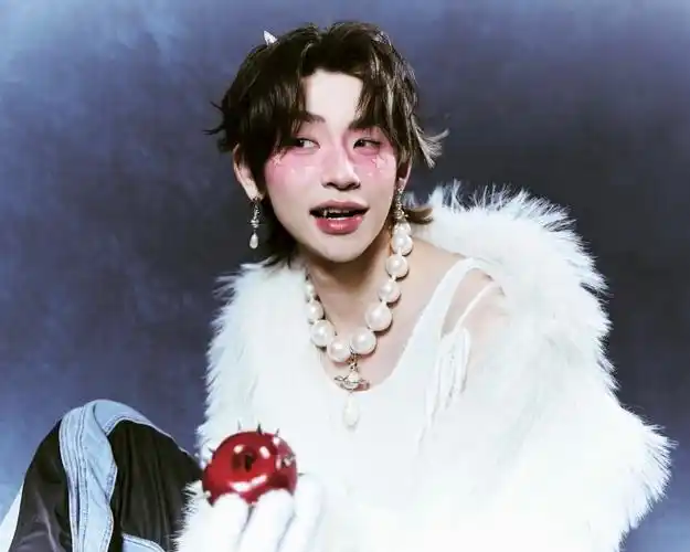 小鬼脸红星星妆##小鬼金属虎牙