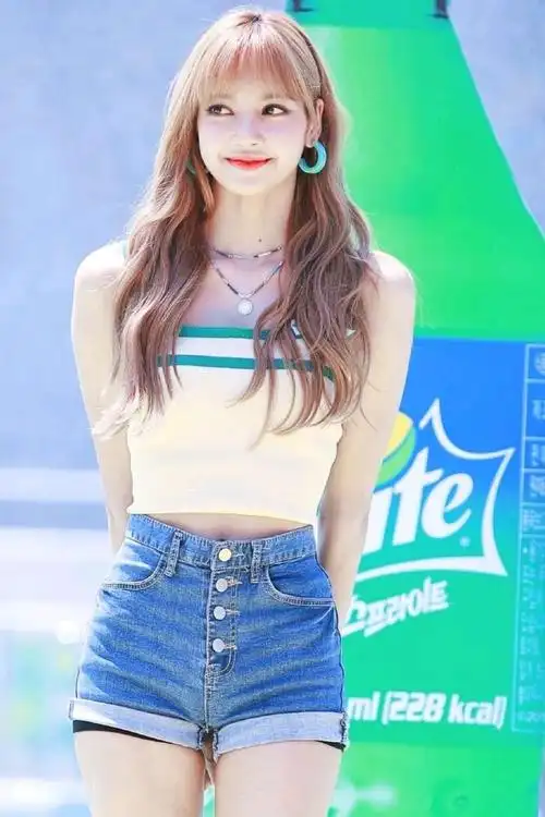 走起了黑皮欧美风,对比原来的韩国女团风,还真是风格大变啊 不知道