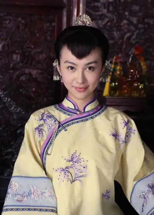 从审美角度扒下李菲儿整容翻车点