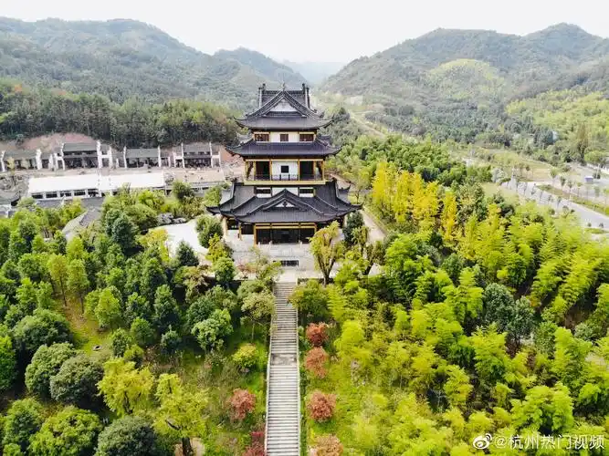 璟园位于金华市武义县温泉特色小镇核心区,景区内有87栋古民居