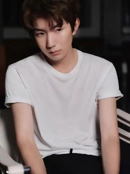 今天是小源@tfboys-王源24岁生日.