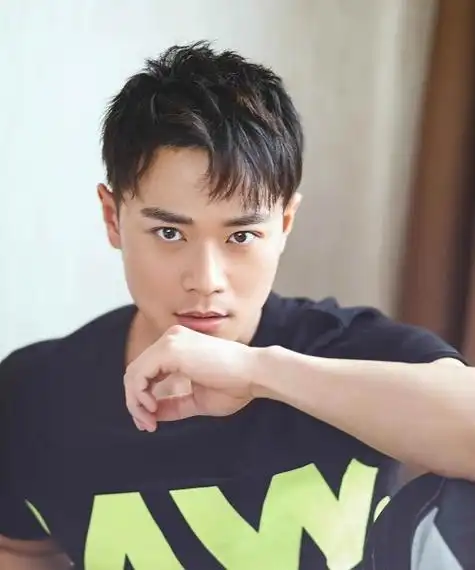 曹骏经纪人(公司)_曹骏代言费多少钱_曹骏肖像代言报价咨询