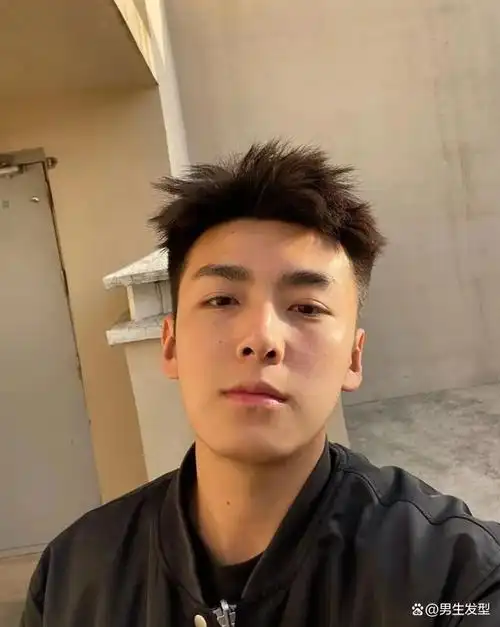 建议男生剪这3款"两边铲"发型,清爽干净,阳光帅气