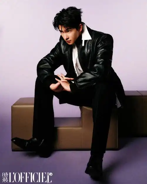 单宁套装,针织衫造型间随意切换,呈现摩登时尚的精英鲨#杨洋时装六月