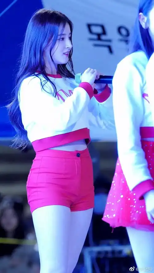 白衣热裤好身材180411饭拍16则hd.1920p [百度网盘/1.82g]