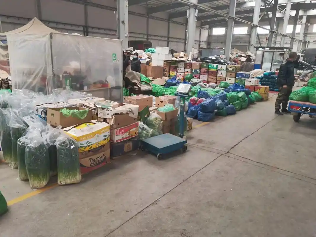 辽西农产品批发市场,蔬菜肉蛋价格正常,供应充足,市民的"菜篮 - 抖音