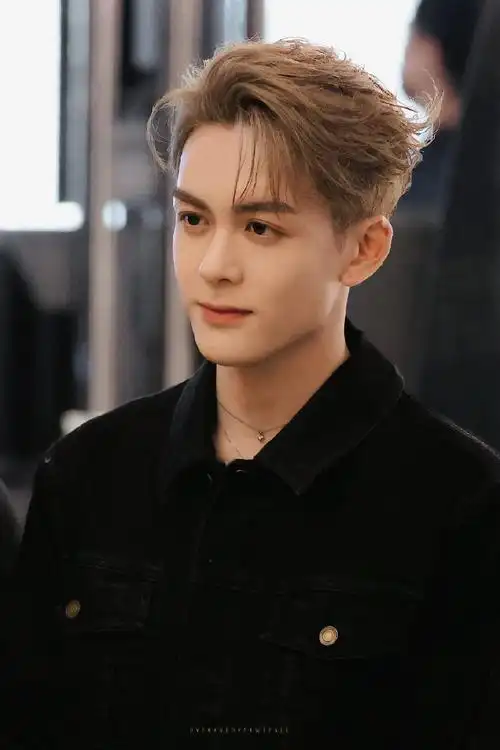 100生图大赏#』最美生图男艺人获得者——演员@曾舜晞joseph时光匆匆