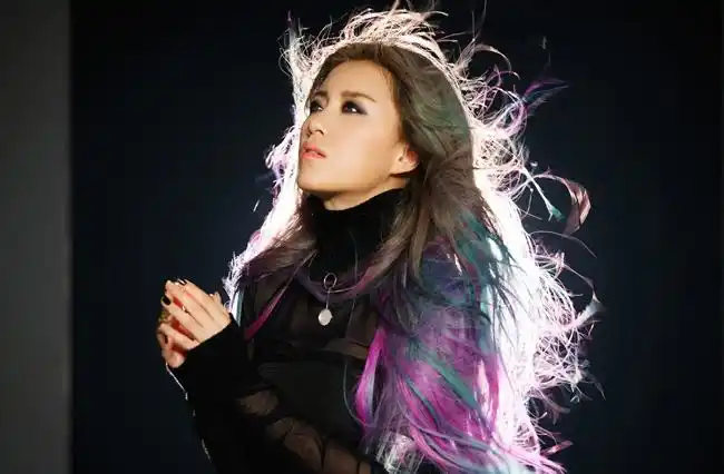 李嘉格是什么星座 水瓶座女性对事业执着好不好?(2)