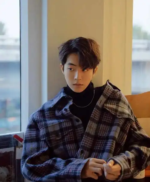 南柱赫大气又时髦日常穿搭 不愧是大家的"南朋友"