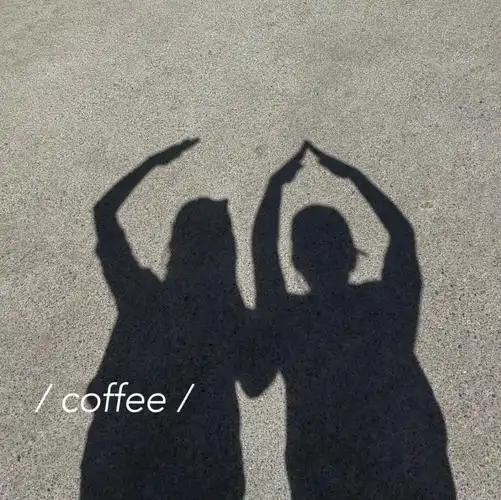 和姐妹的影子照