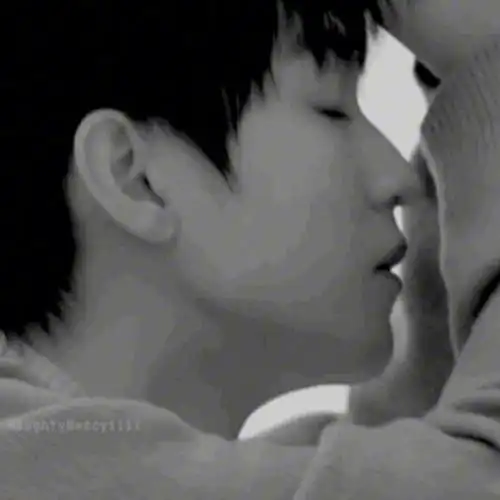 这跟王俊凯在壁咚我有什么区别!