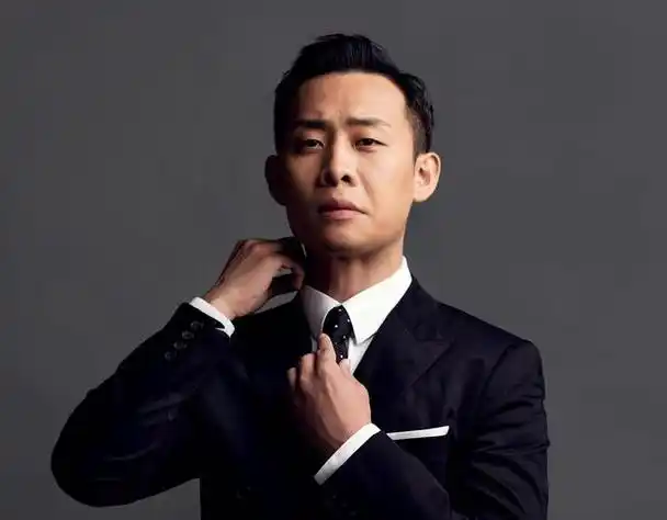 张泽:从不服输到成为当代青年榜样中国影视界的男演员琳琅满目,而张泽