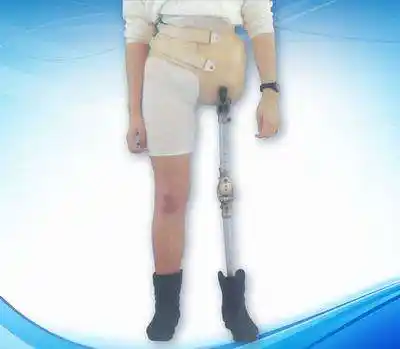 髋离断假肢穿戴过程2