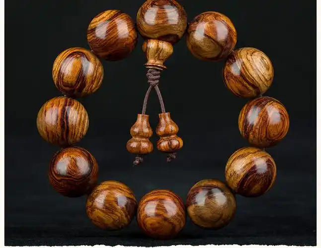 五昌阁 鬼脸鬼眼老料海南黄花梨手串19mm 带证书 jczsw-085