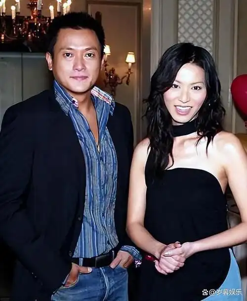 渣男现世报腾丽名贵妇式包场滑雪魏骏杰接连被绿转战内地带货