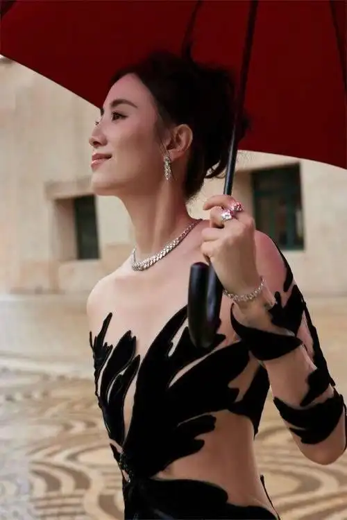 善恶终有报!43岁的小宋佳,如今成为了一个"笑话"?