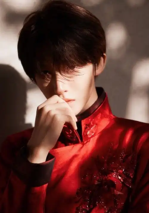 gq明星工作室出图##刘宇红衣古风扮相