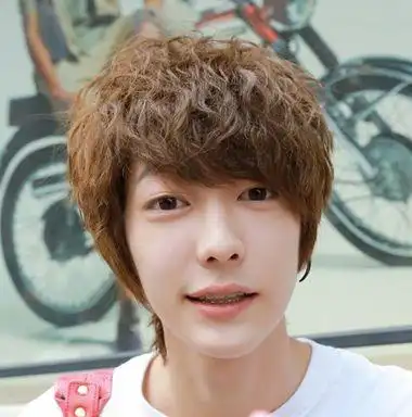 男生怎么烫烟花烫发型 短发烟花烫发型图片(2)