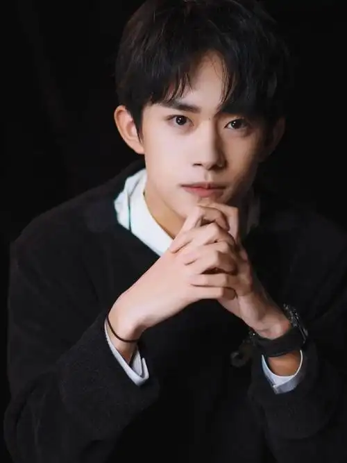 易烊千玺来了 - 堆糖,美图壁纸兴趣社区