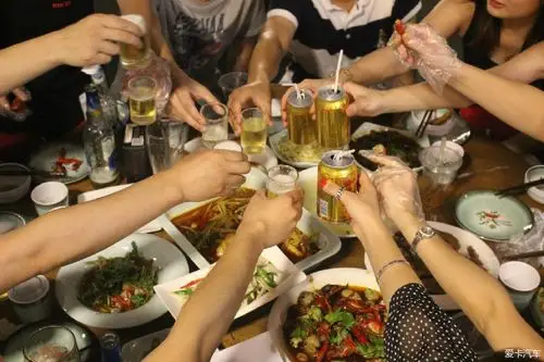 吃烧烤喝啤酒观球赛,属于一汽大众车主们的夏日狂欢盛宴