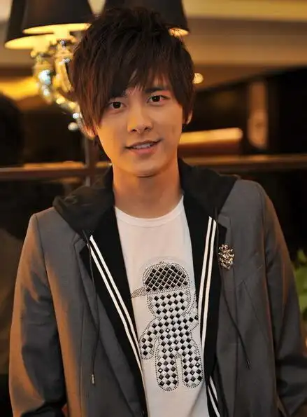 当红小生李易峰发型图片!第3张是我的最爱!