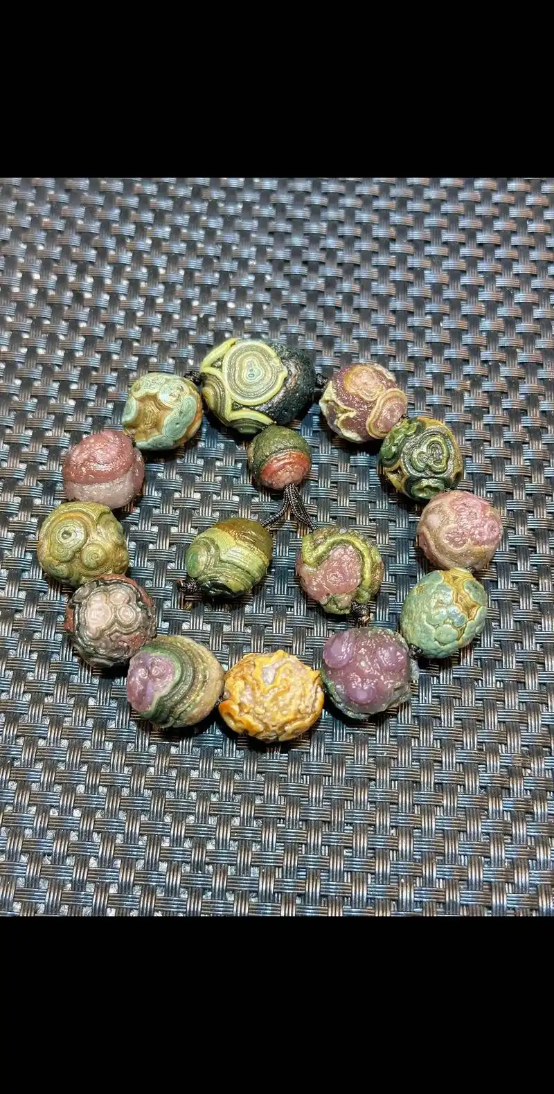 27号 阿拉善玛瑙原石它来了. 天然外蒙眼睛石手串高货!#阿 - 抖音