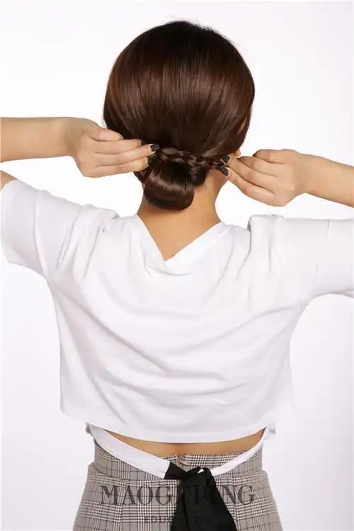 真人示范,手把手教你盘处低调优雅的好看盘发