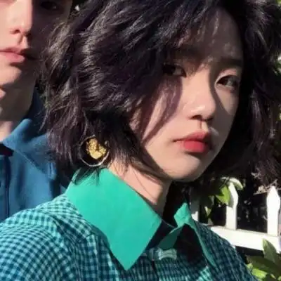 情侣头像好看真人两张最新款 真人一人一半分开图片