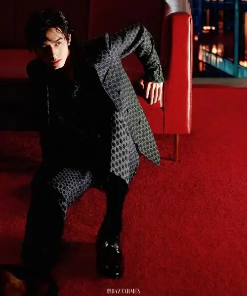 宋威龙芭莎男士五月刊封面##古驰品牌大使宋威龙#少年时期的@宋威龙