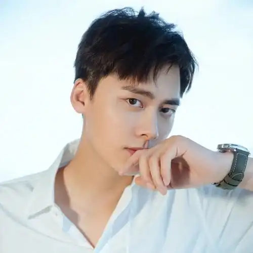 李易峰有哪些适合做微信头像的照片?