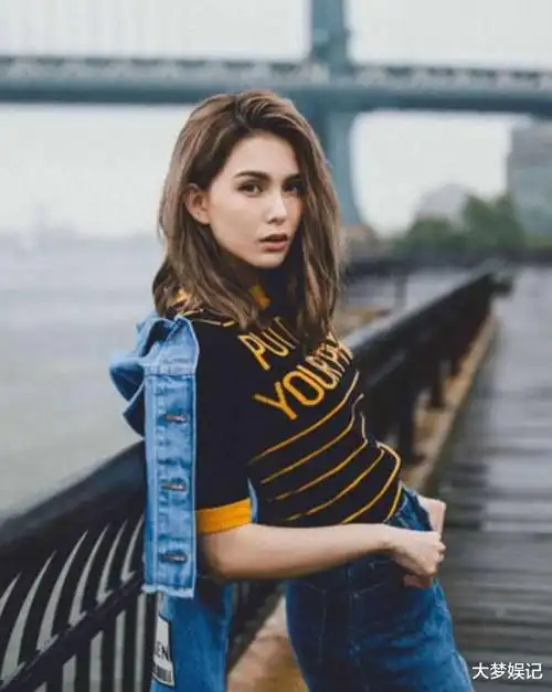 昆凌5年服饰副业爆收摊3月没更新官网突消失曾卷抄袭争议